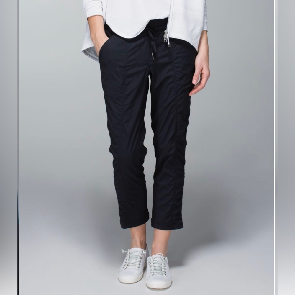 Lululemon Street To Studio Pant Unlined Black Women’s Size 4 Yoga Stretch